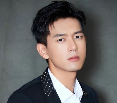 李现：实力男演员，商业合作新契机，电话13924088358
